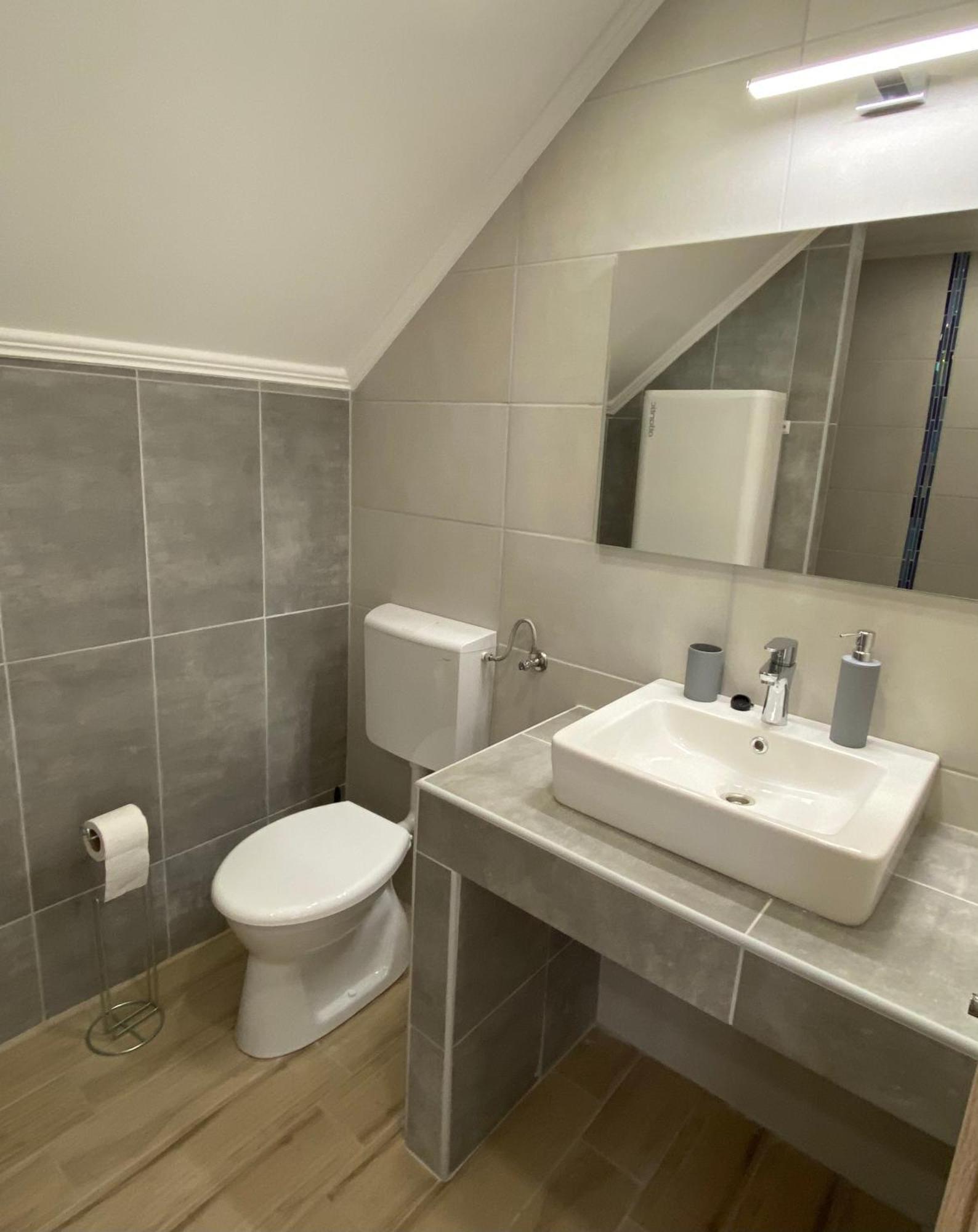 Bike & Fun Apartments - Балатонакараттьо Номер фото